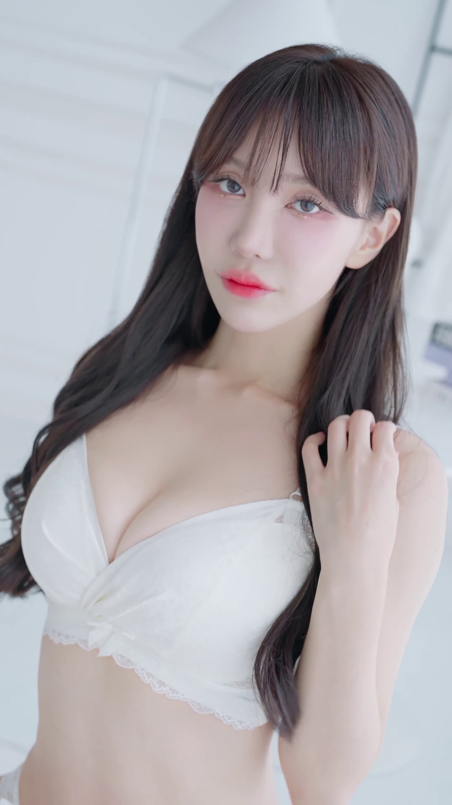 frame_32.jpg